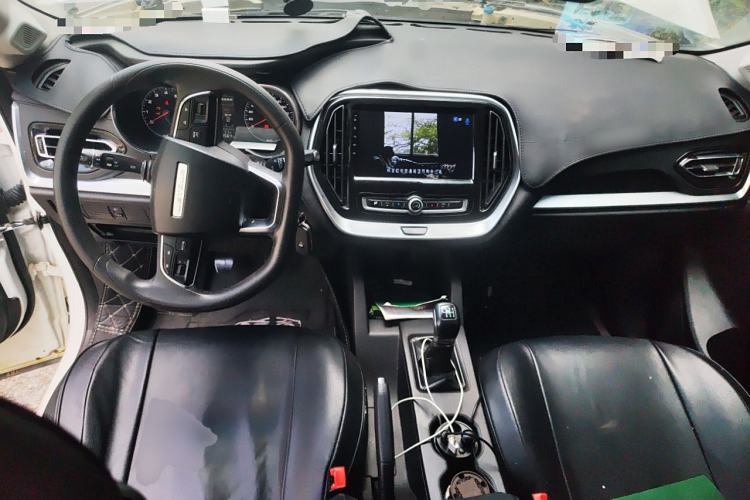 Used JETOUR X70M 2020 Revised 1.5T Manual Partner Version 6-Seater Center Console