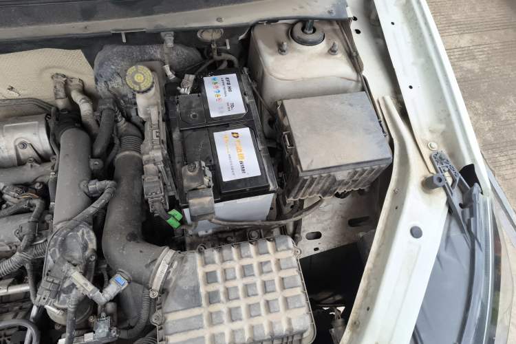 Used JETOUR X70M 2020 Revised 1.5T Manual Partner Version 6-Seater Engine Bay Left
