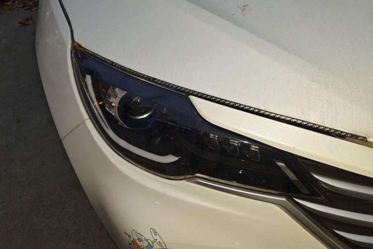 Used JETOUR X70M 2020 Revised 1.5T Manual Travel Companion Version 5 Seats Right Front Headlight