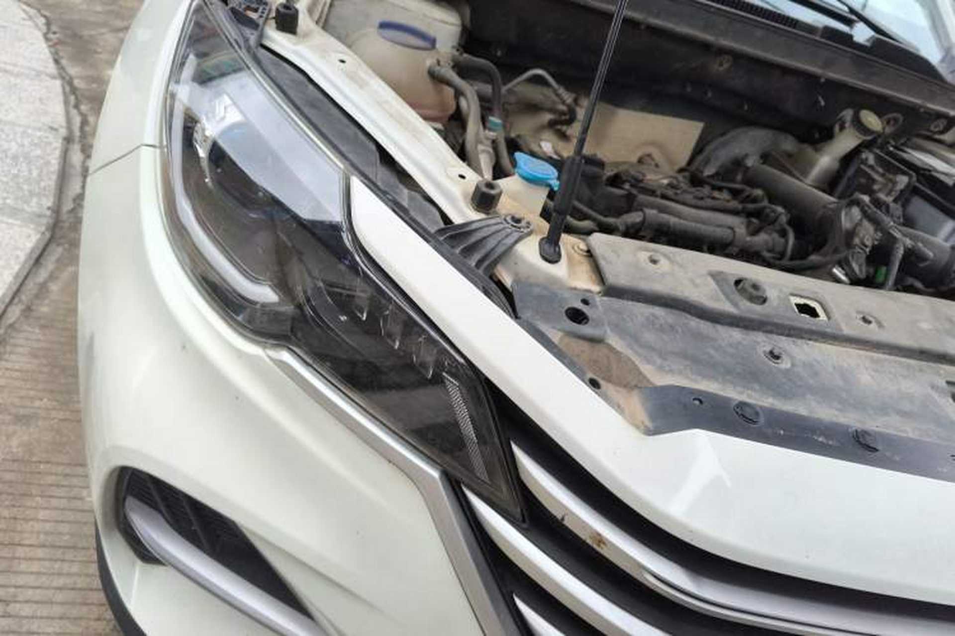 Used JETOUR X70M 2020 Revised 1.5T Manual Partner Version 6-Seater Right Front Headlight