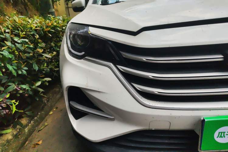 Used JETOUR X70M 2020 Revised 1.5T Manual Partner Version 6-Seater Right Front Headlight