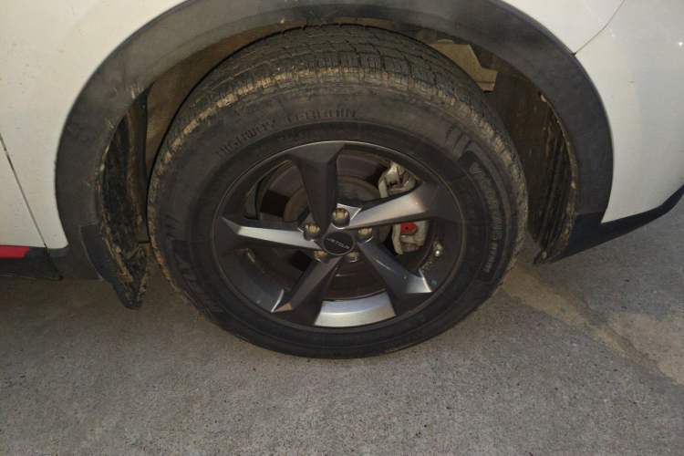 Used JETOUR X70M 2020 Revised 1.5T Manual Travel Companion Version 5 Seats Right Front Wheel Hub