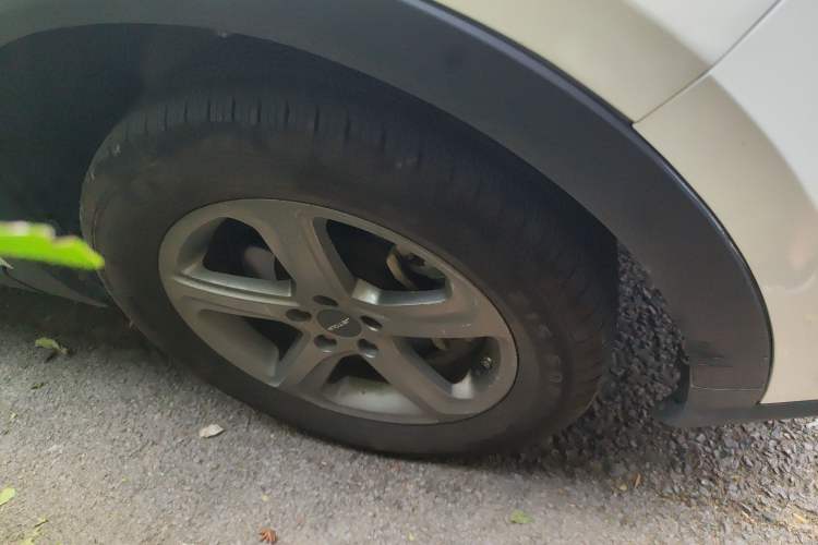 Used JETOUR X70M 2020 Revised 1.5T Manual Partner Version 6-Seater Right Front Wheel Hub
