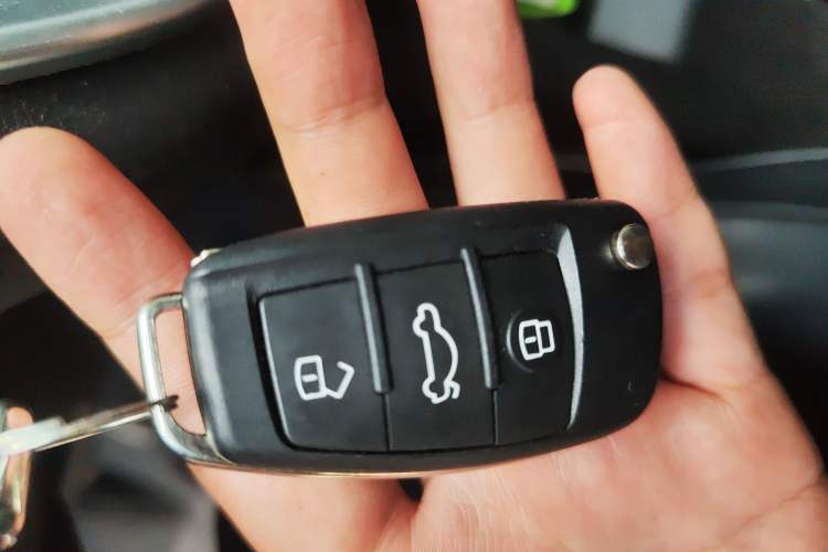 Used JETOUR X70M 2020 Revised 1.5T Manual Partner Version 6-Seater Vehicle Key