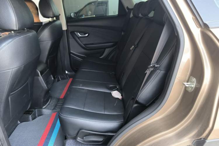 Used JETOUR X70M 2020 1.5T Manual Partner Model Interior 1