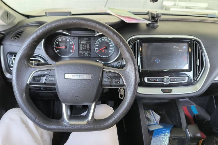 Used JETOUR X70M 2020 1.5T Manual Partner Model Interior 3