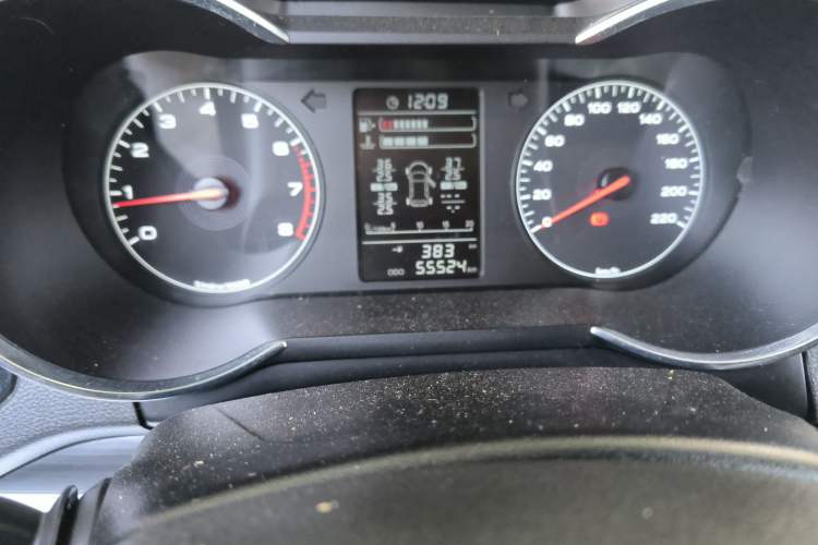 Used JETOUR X70M 2020 1.5T Manual Partner Model Odometer Close Up