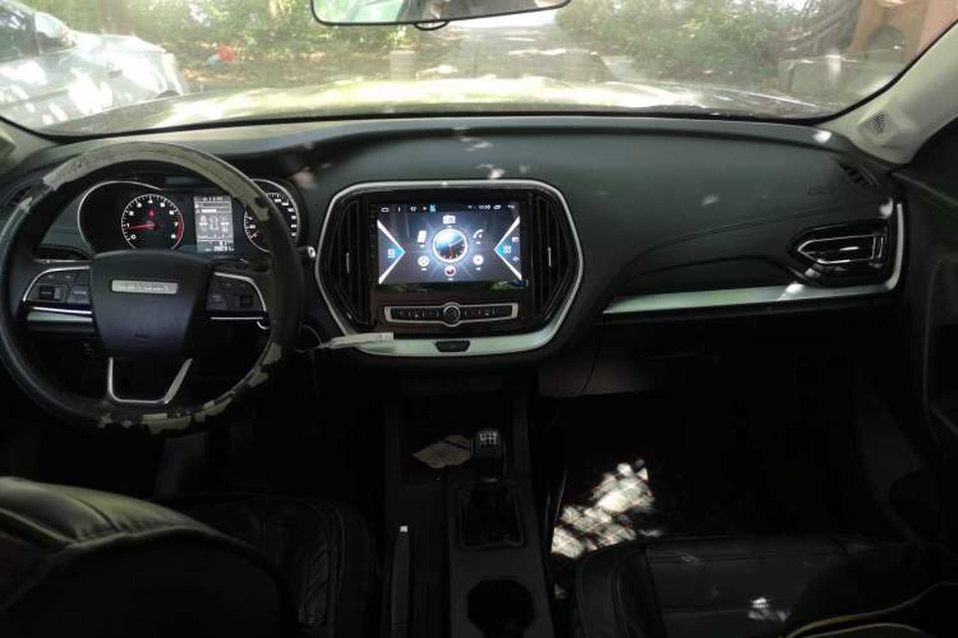 Used JETOUR X70M 2020 1.5T Manual Partner Model Interior 2