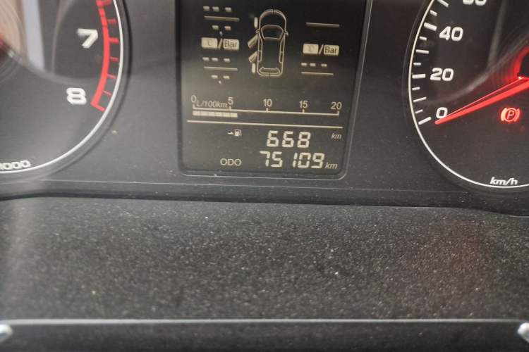 Used JETOUR X70M 2020 1.5T Manual Partner Model Odometer Close Up