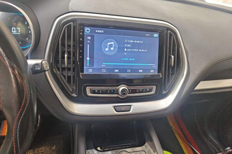 Used JETOUR X70M 2020 Revised Version 1.5T DCT Companion Edition 6 Seats Audio And AC Panel