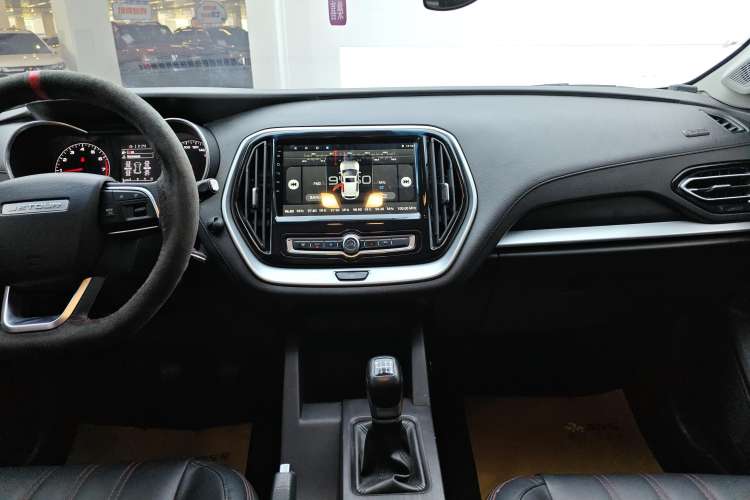 Used JETOUR X70M 2020 Revised 1.5T Manual Partner Version 5-Seater Audio And AC Panel