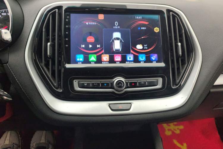 Used JETOUR X70M 2020 Revised 1.5T Manual Partner Version 5-Seater Audio And AC Panel