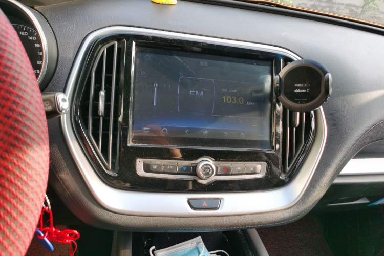 Used JETOUR X70M 2020 Revised Version 1.5T Manual - Travel Companion Type 6 Seats Audio And AC Panel