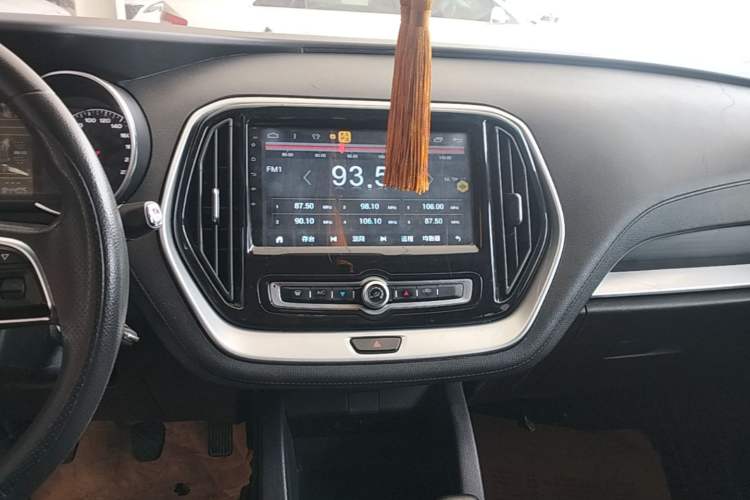 Used JETOUR X70M 2020 Revised 1.5T Manual Partner Version 7-Seater Audio And AC Panel