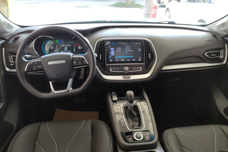 Used JETOUR X70M 2020 Revised Version 1.5T DCT Companion Edition 5 Seats Center Console