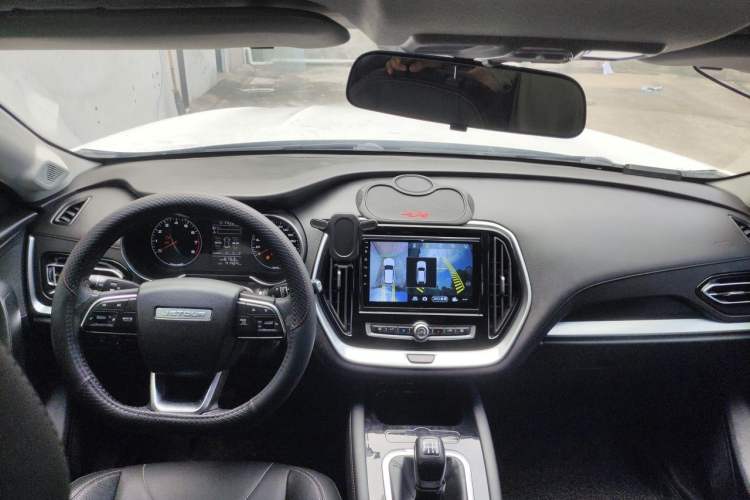 Used JETOUR X70M 2020 Revised 1.5T Manual Travel Companion Version 5 Seats Center Console