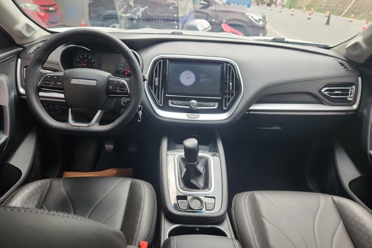 Used JETOUR X70M 2020 1.5T Manual Travel Companion Model Center Console