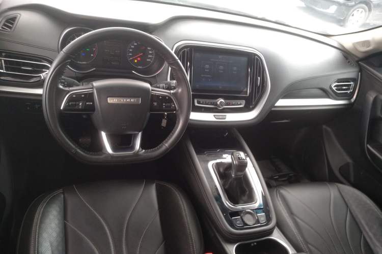 Used JETOUR X70M 2020 1.5T Manual Travel Companion Model Center Console