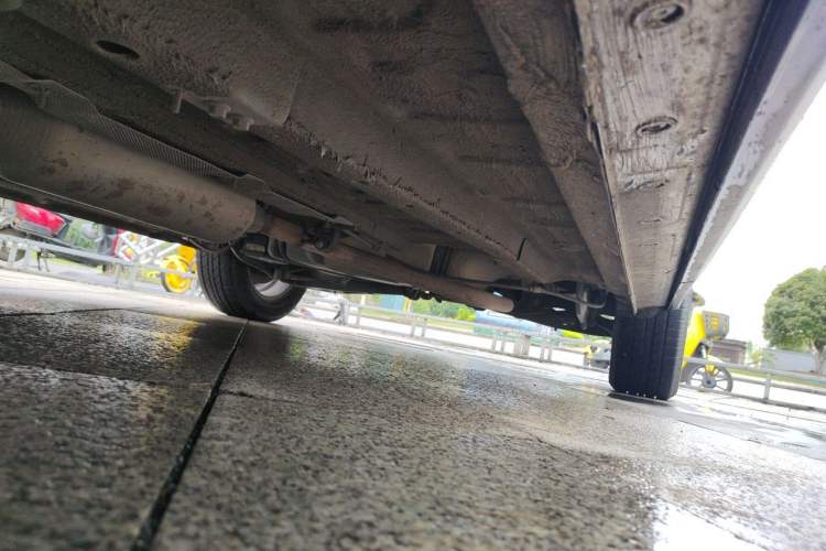 Used JETOUR X70M 2020 1.5T Manual Value-Packed 7-Seater Chassis Front Left