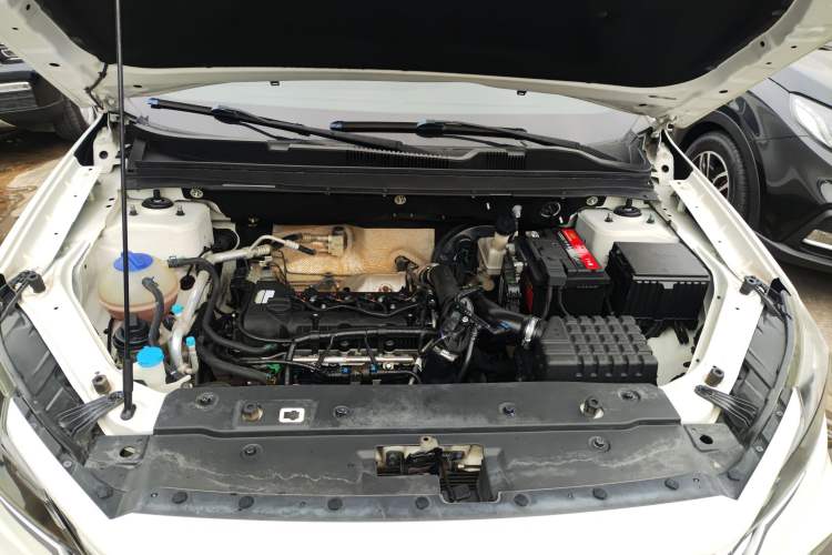 Used JETOUR X70M 2020 Revised 1.5T Manual Partner Version 6-Seater Engine Bay