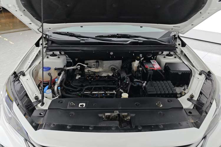Used JETOUR X70M 2020 Revised 1.5T Manual Partner Version 5-Seater Engine Bay