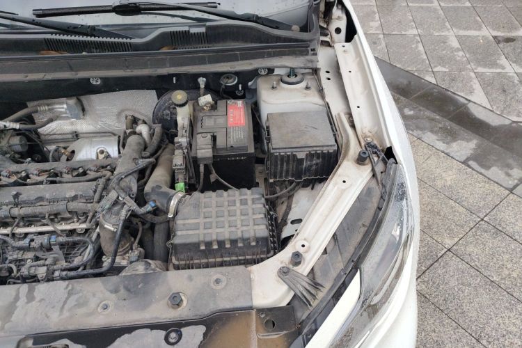 Used JETOUR X70M 2020 1.5T Manual Value-Packed 7-Seater Engine Bay Left