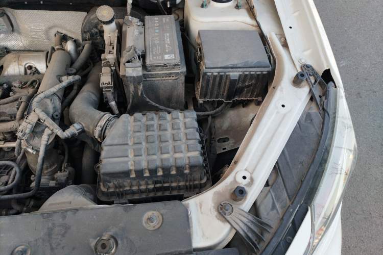 Used JETOUR X70M 2020 Revised 1.5T Manual Partner Version 5-Seater Engine Bay Left