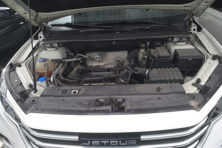 Used JETOUR X70M 2020 1.5T Manual Travel Companion Model Engine Bay