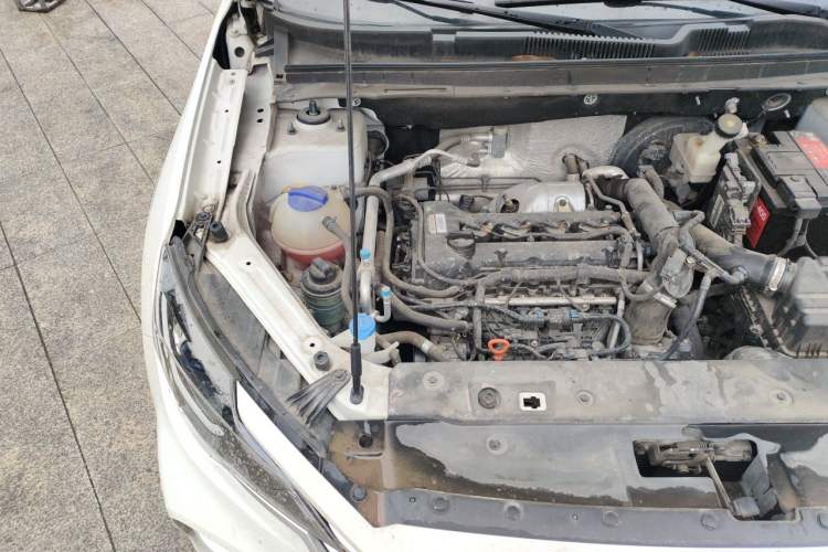 Used JETOUR X70M 2020 1.5T Manual Value-Packed 7-Seater Engine Bay Right