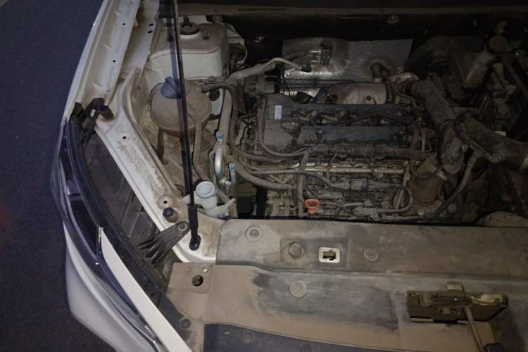 Used JETOUR X70M 2020 1.5T Manual Travel Companion Model Engine Bay Right