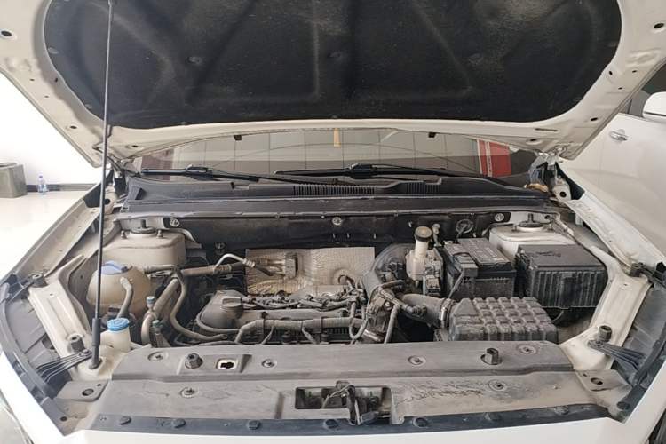 Used JETOUR X70M 2020 Revised 1.5T Manual Partner Version 7-Seater Engine Bay