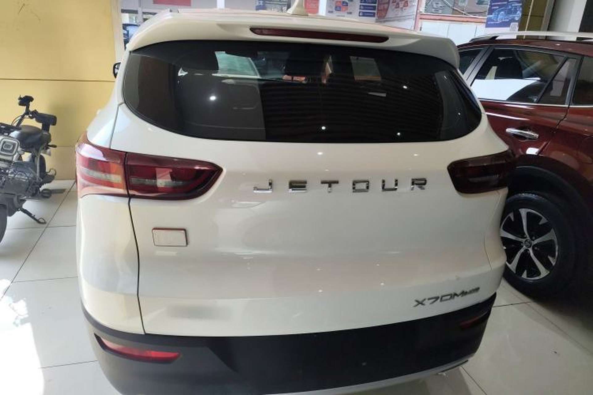 Used JETOUR X70M 2020 Revised 1.5T Manual Partner Version 7-Seater Exterior 4