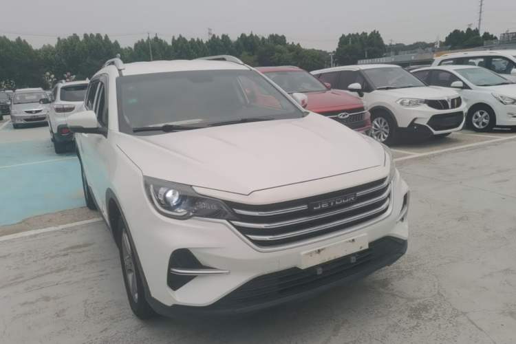 Used JETOUR X70M 2020 1.5T Manual Partner Model Front Right 45 Deg