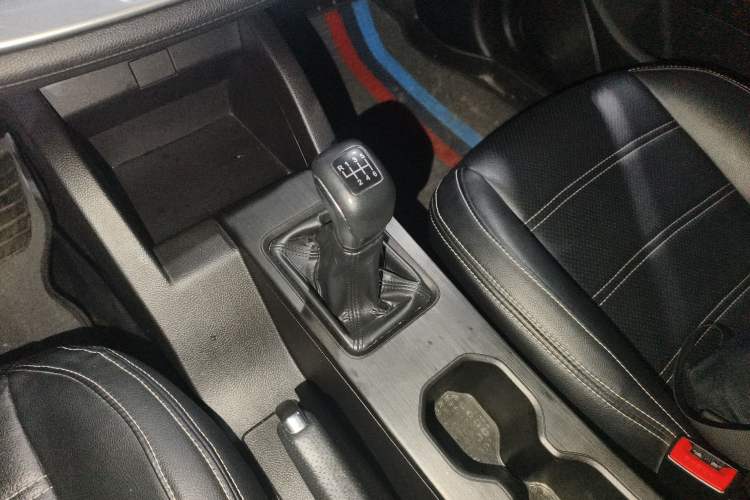 Used JETOUR X70M 2020 Revised 1.5T Manual Partner Version 5-Seater Gear Lever