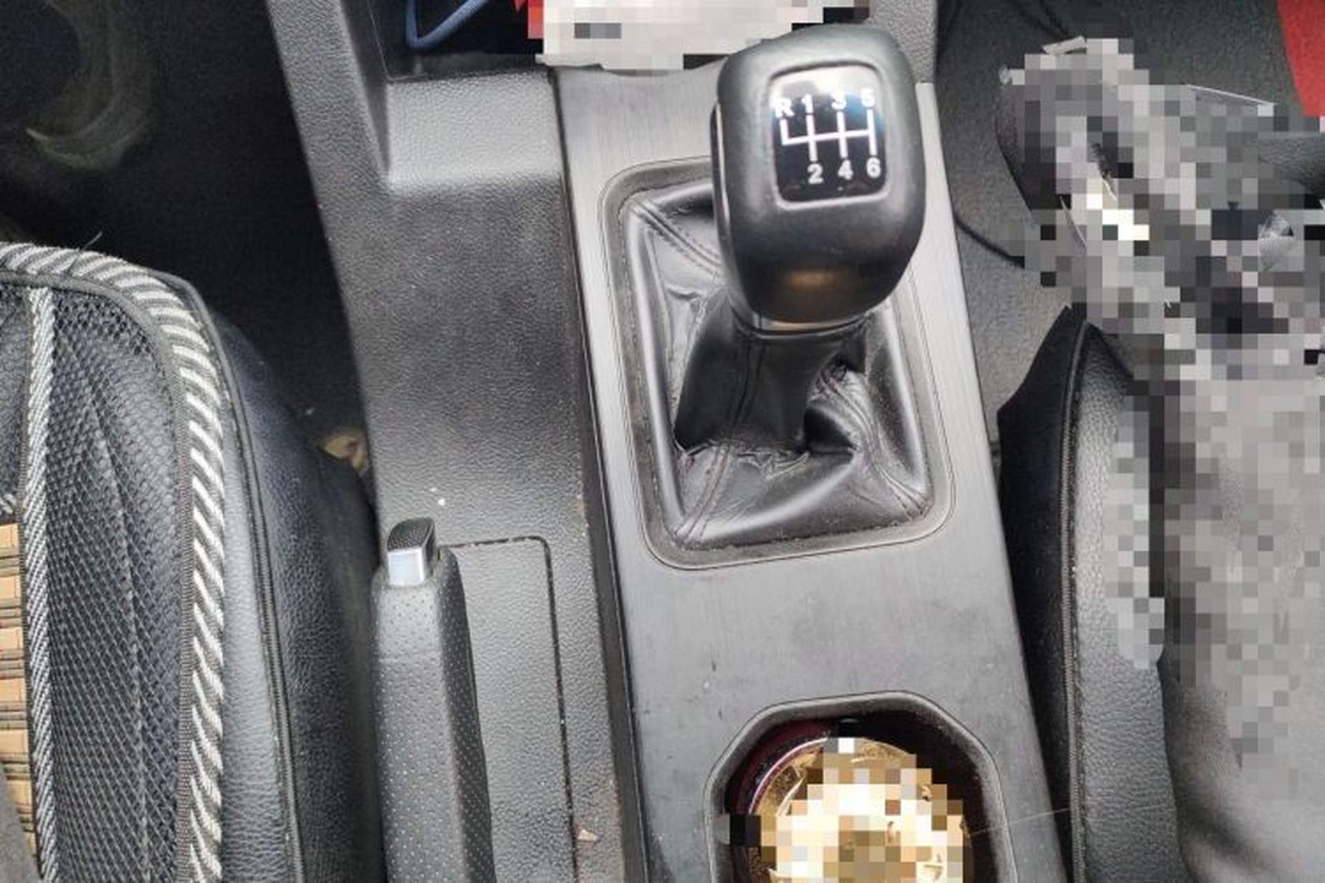 Used JETOUR X70M 2020 1.5T Manual Value-Packed 7-Seater Gear Lever