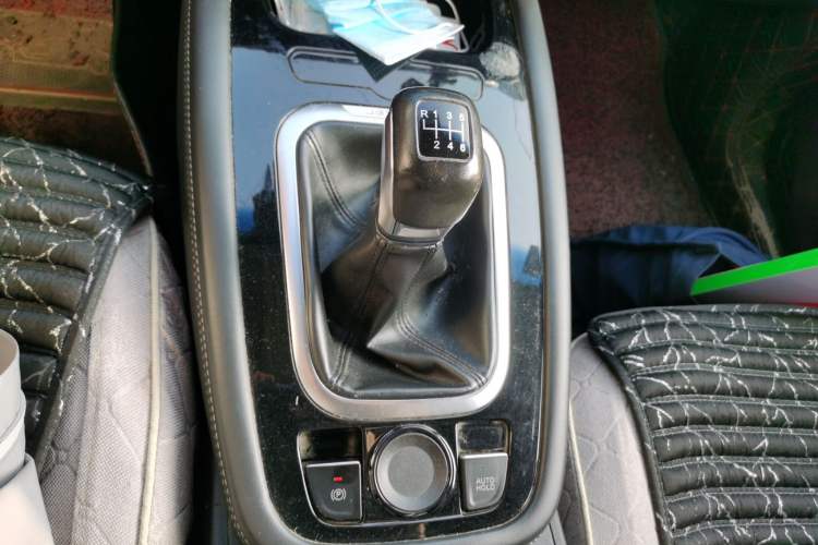 Used JETOUR X70M 2020 Revised Version 1.5T Manual - Travel Companion Type 6 Seats Gear Lever