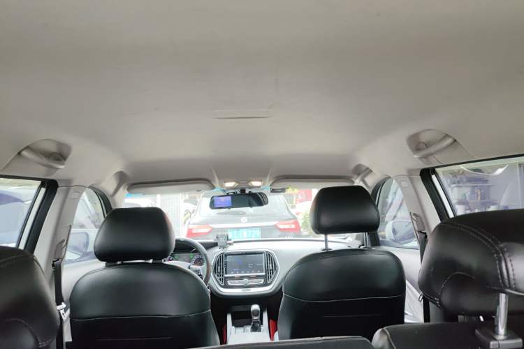 Used JETOUR X70M 2020 Revised 1.5T Manual Partner Version 6-Seater Headliner