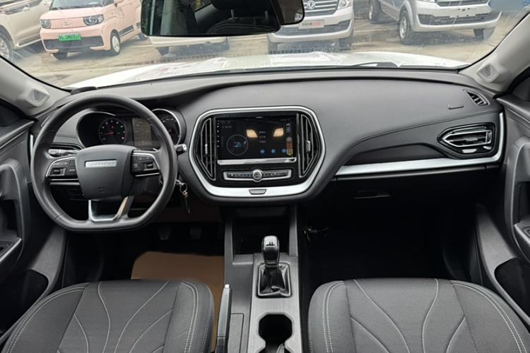 Used JETOUR X70M 2020 1.5T Manual Partner Model Interior 1