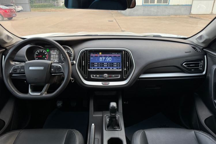 Used JETOUR X70M 2020 1.5T Manual Partner Model Interior 1
