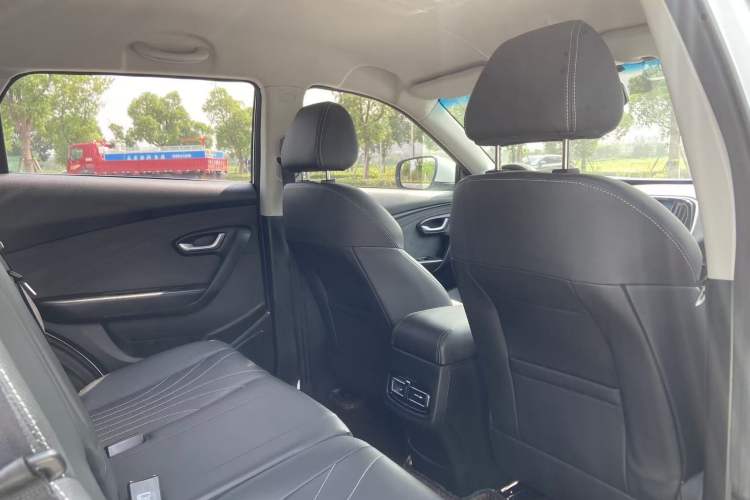 Used JETOUR X70M 2020 1.5T Manual Travel Companion Model Interior 11