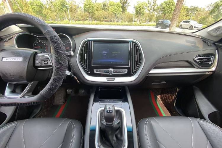 Used JETOUR X70M 2020 1.5T Manual Travel Companion Model Interior 14