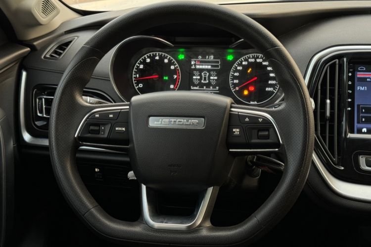 Used JETOUR X70M 2020 1.5T Manual Partner Model Interior 2
