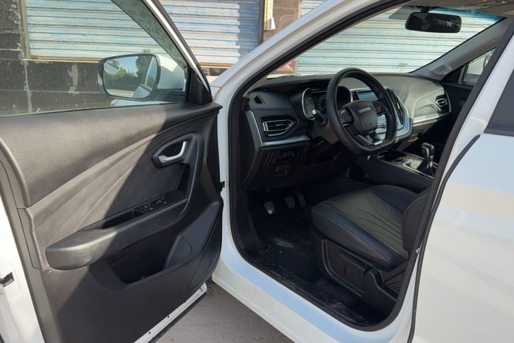 Used JETOUR X70M 2020 Restyled 1.5T Manual Travel Companion Version 7 Seats Interior 2
