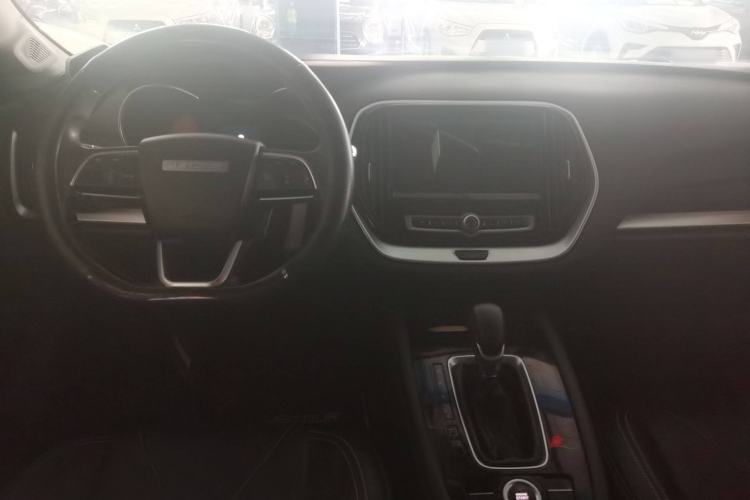 Used JETOUR X70M 2020 Revised Version 1.5T DCT Companion Edition 6 Seats Interior 3