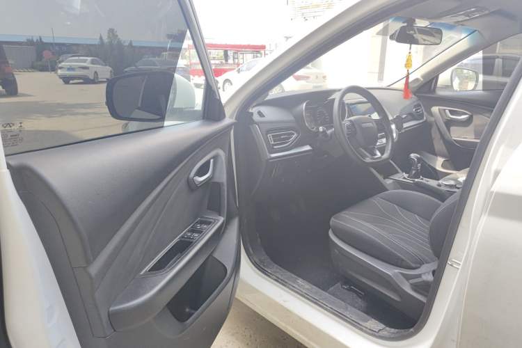Used JETOUR X70M 2020 Revised 1.5T Manual Partner Version 5-Seater Interior 3