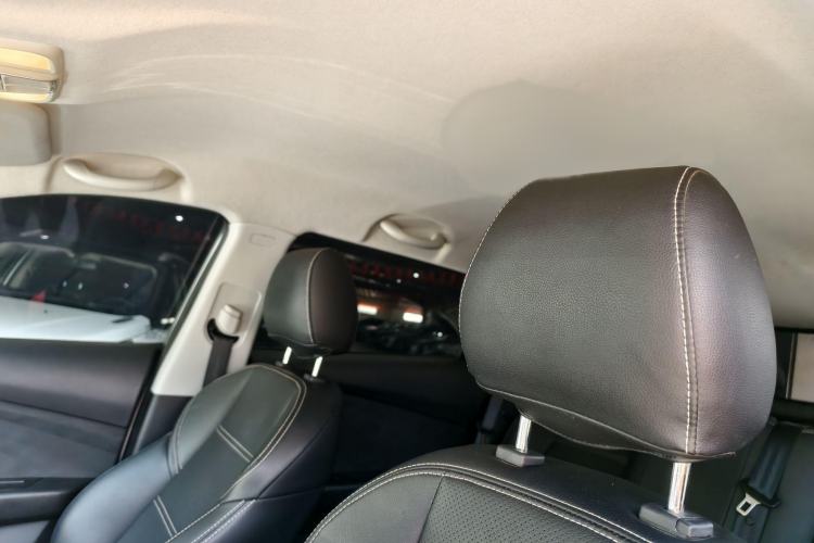 Used JETOUR X70M 2020 Revised 1.5T Manual Partner Version 5-Seater Interior 4