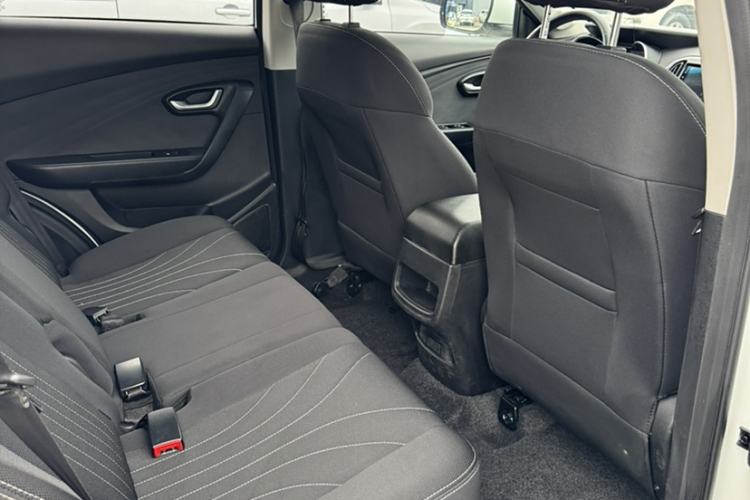 Used JETOUR X70M 2020 1.5T Manual Partner Model Interior 6