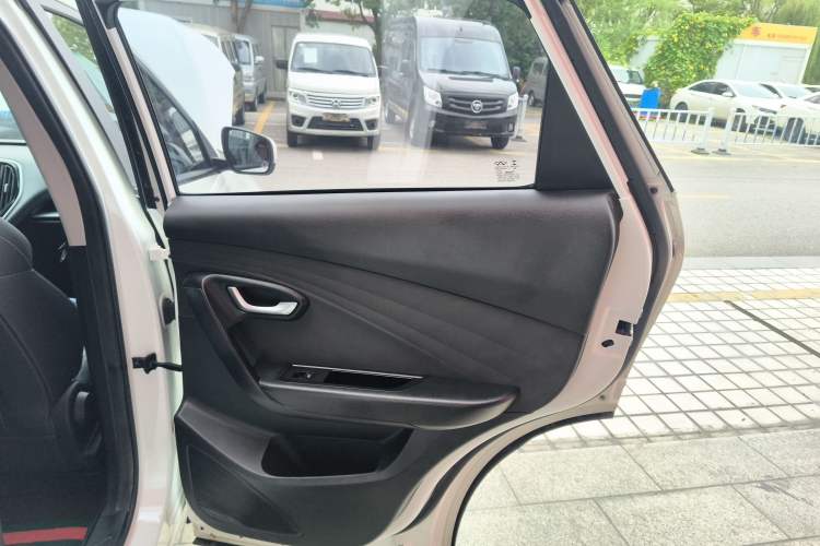 Used JETOUR X70M 2020 1.5T Manual Travel Companion Model Interior 6