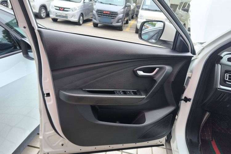 Used JETOUR X70M 2020 1.5T Manual Travel Companion Model Interior 7