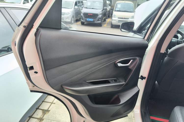 Used JETOUR X70M 2020 1.5T Manual Travel Companion Model Interior 8